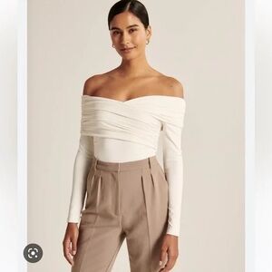 Abercrombie & Fitch Off-Shoulder Blouse